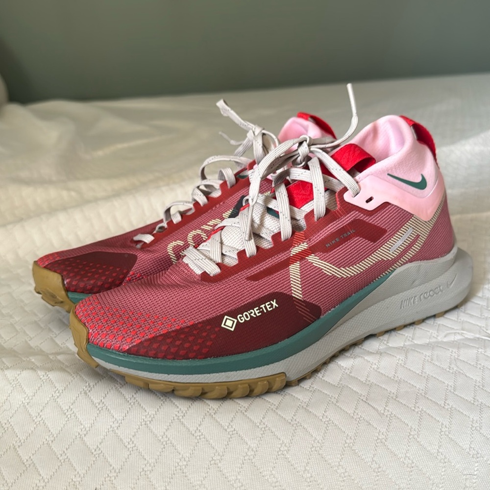 Nike Tennis Shoes
